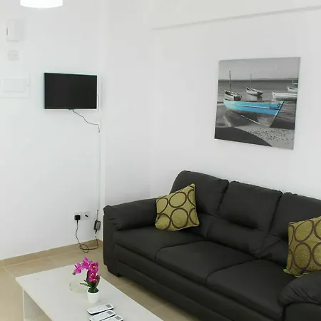 Tiffany Larnaca